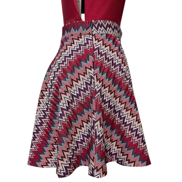 Romeo+Juliet Couture lined knit mini skirt chevron stripe invisible side zipper - Picture 3 of 7